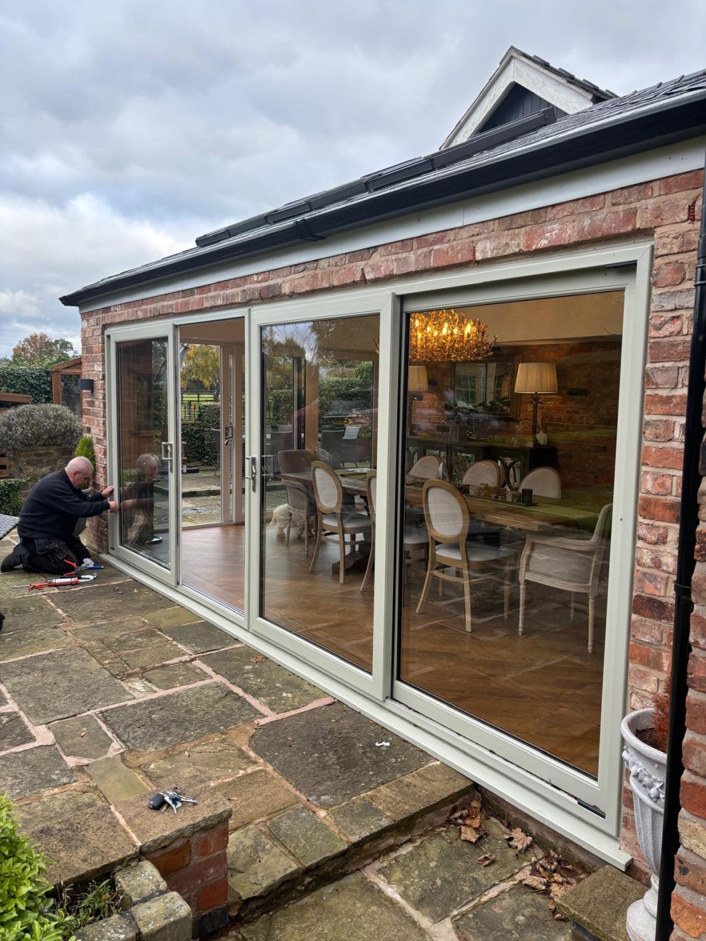 5 Reasons to Choose a Bespoke Conservatory Conversion